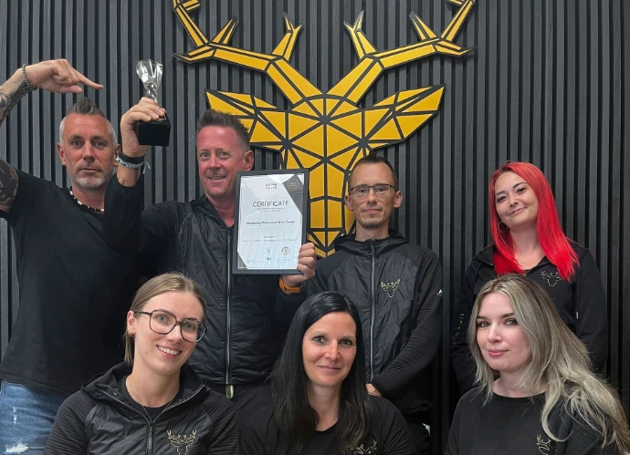 Marketing Platzhirsch Team 2025 HIPE Award zweite Auszeichnung Gruppenbild Agentur