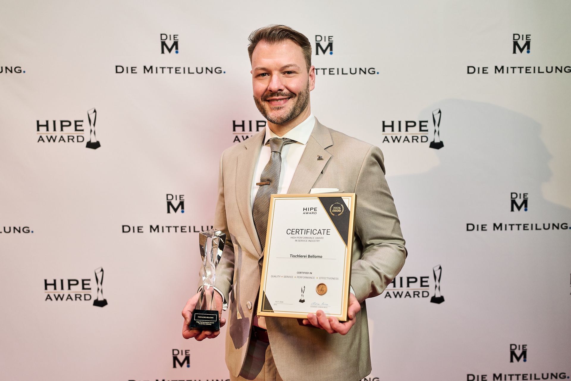 Tischler Wiesbaden erhält HIPE AWARD