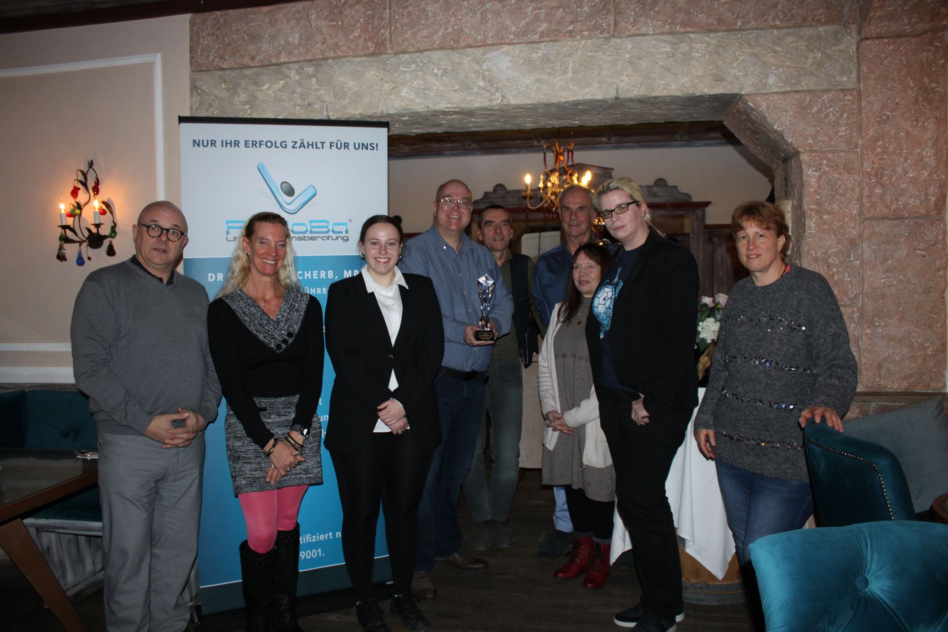 Team der PeRoBa® Unternehmensberatung bei der Auszeichnung im 35. Firmenjahr