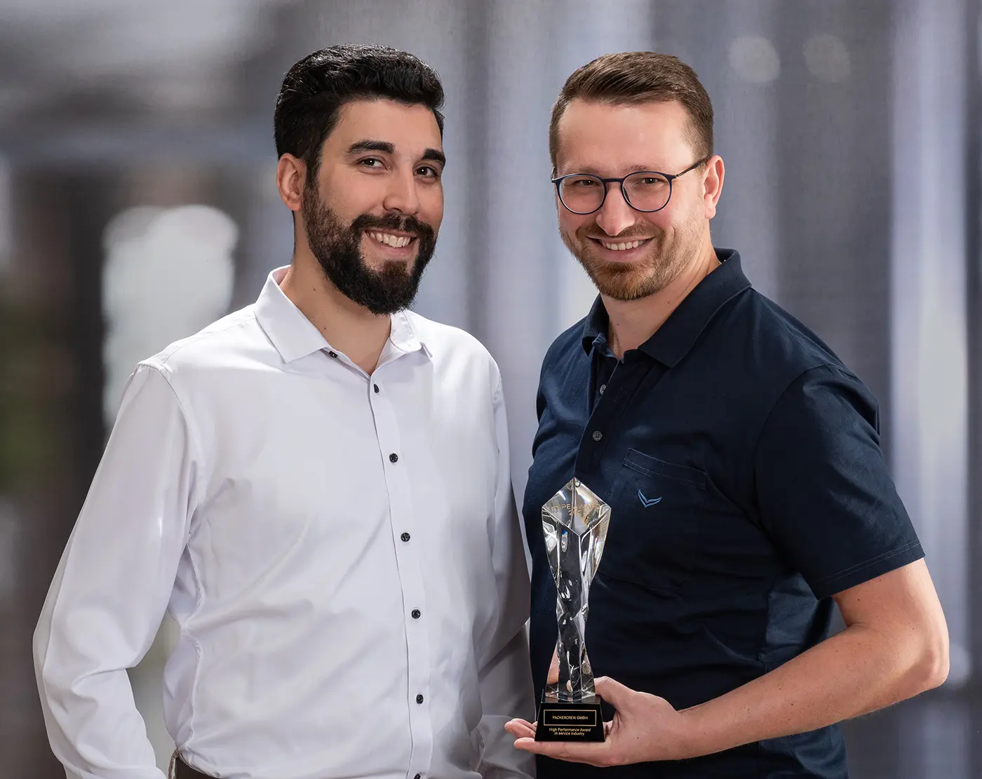 PackerCrew Geschäftsführer mit HIPE Award – ausgezeichnet für Logistik & Produktion Outsourcing